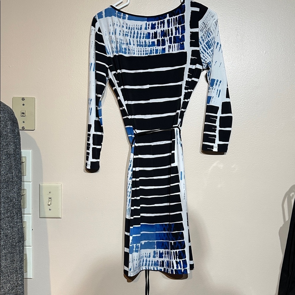 Ivanka Trump Black and Blue Patterned Dress - Picture 6 of 7
